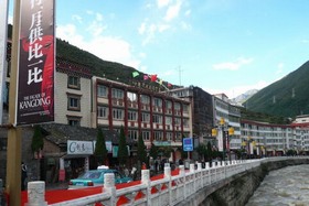康定（四川省甘孜藏族自治州首府）